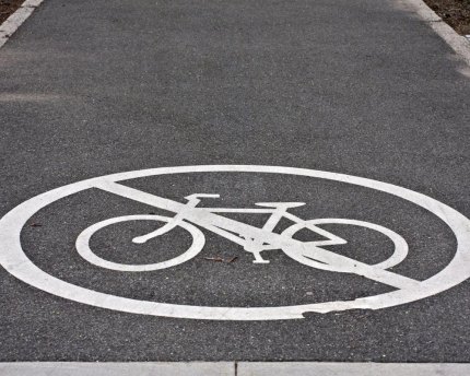 Can we encourage commuters to take bikes? Can motorists be persuaded to bike to work?